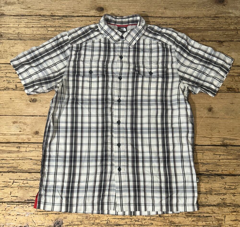 North Face Men’s Size M Plaid Short Sleeve Button Down Shirt